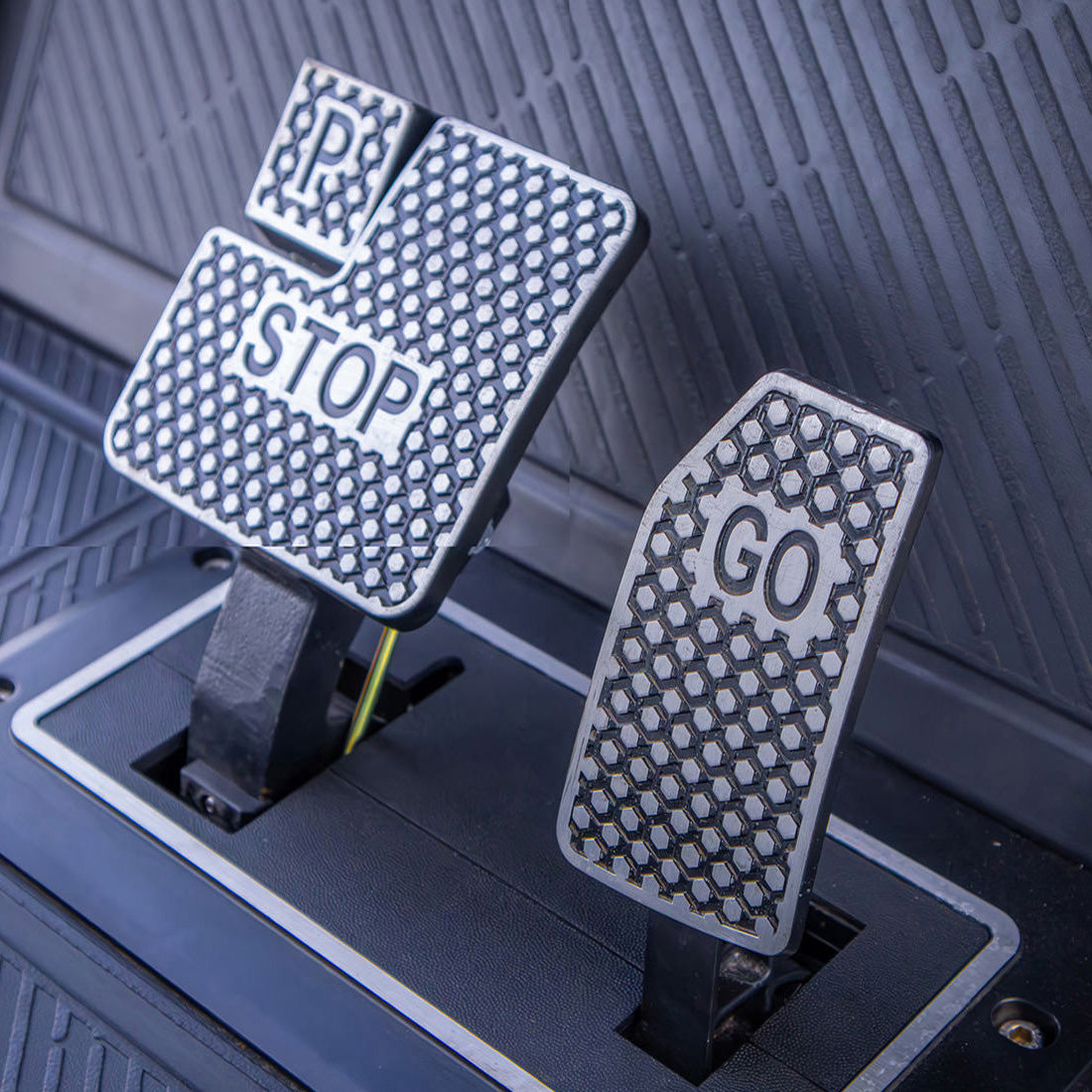 Keon Premium Electric Golf Cart  2+2 Seater Standard with 'Stop' and 'Go' labels.